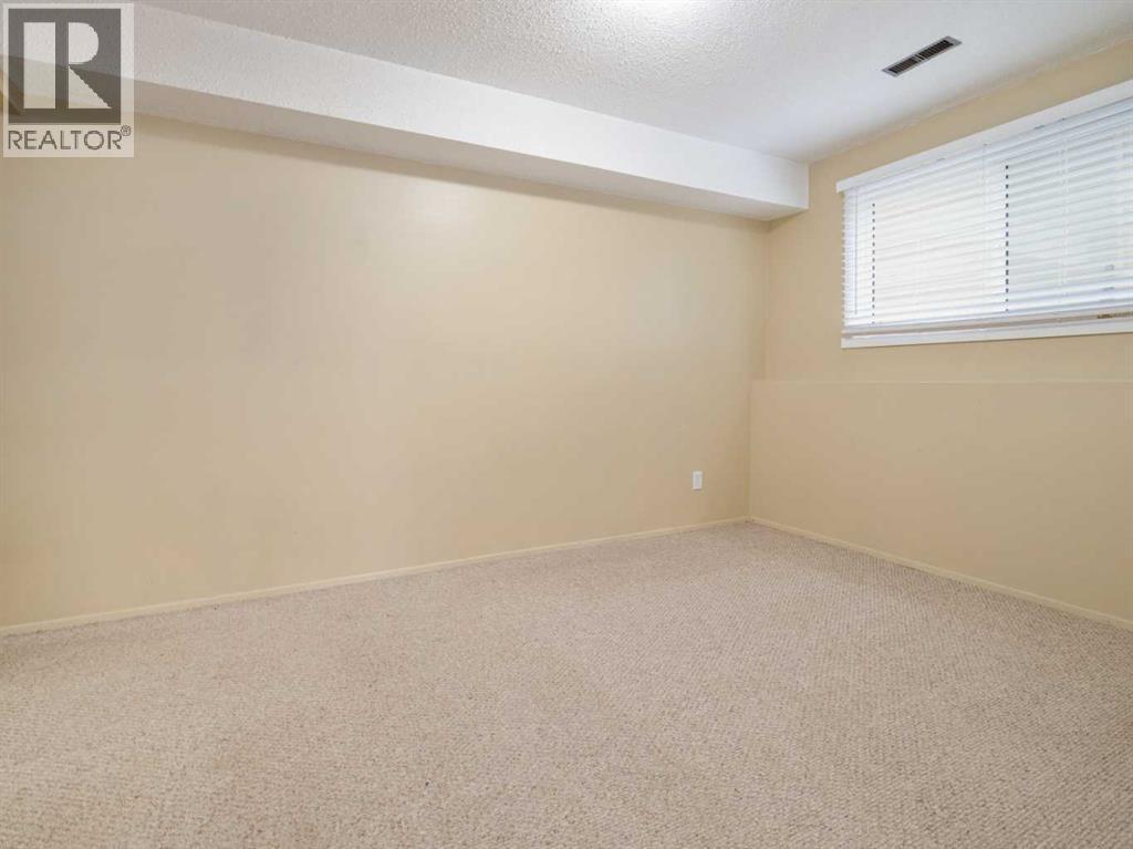 1, 269 Laval Boulevard W — photo 33