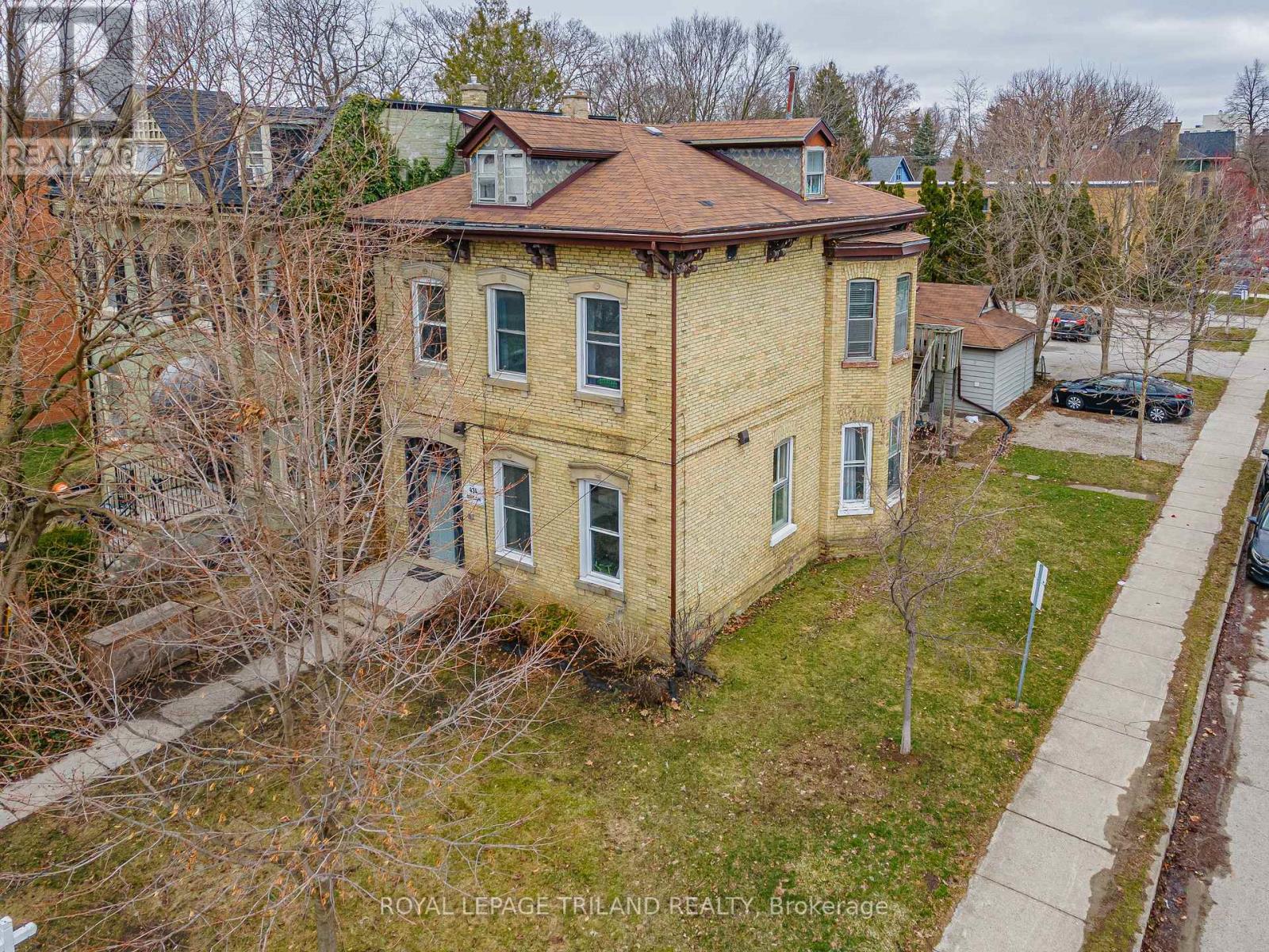 434 DUFFERIN AVENUE - 2