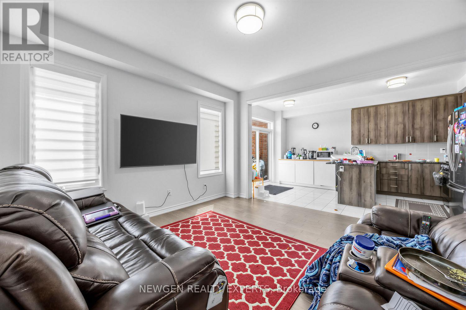 9 HICKLING LANE - 10