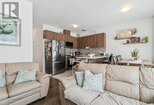 39 TURNBERRY LANE - 20