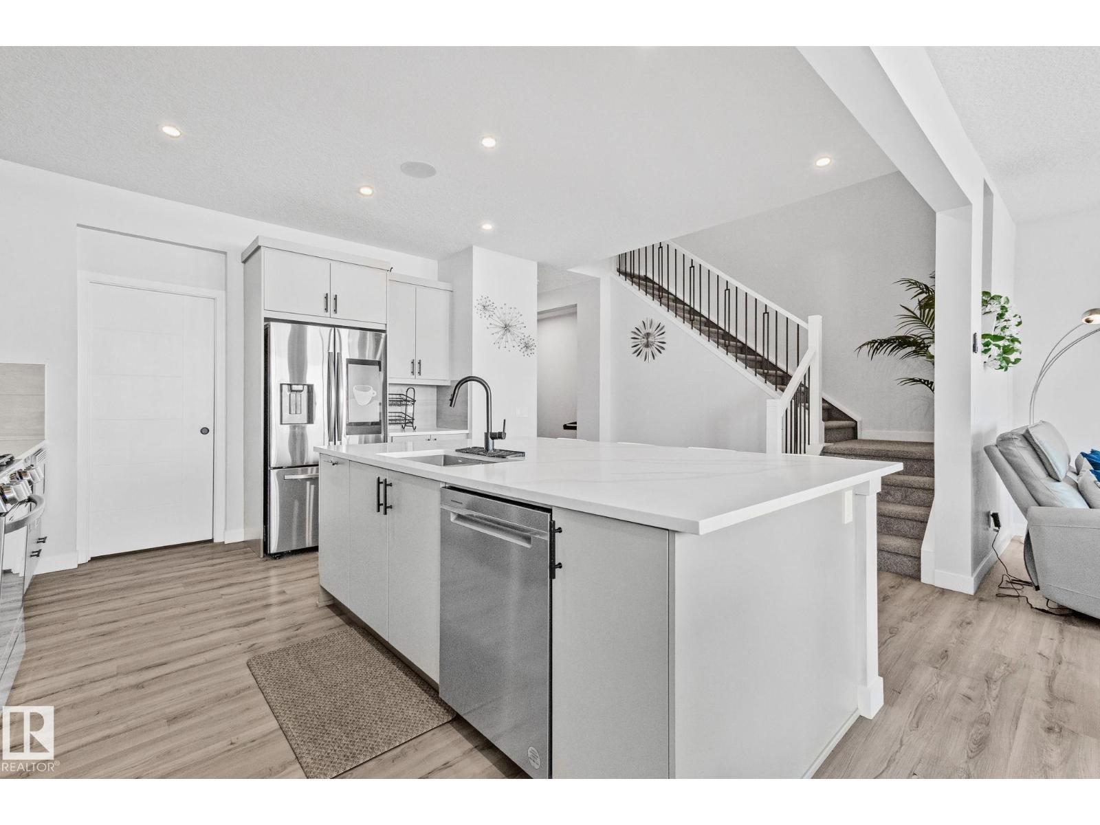 15816 29 AV SW - photo 4