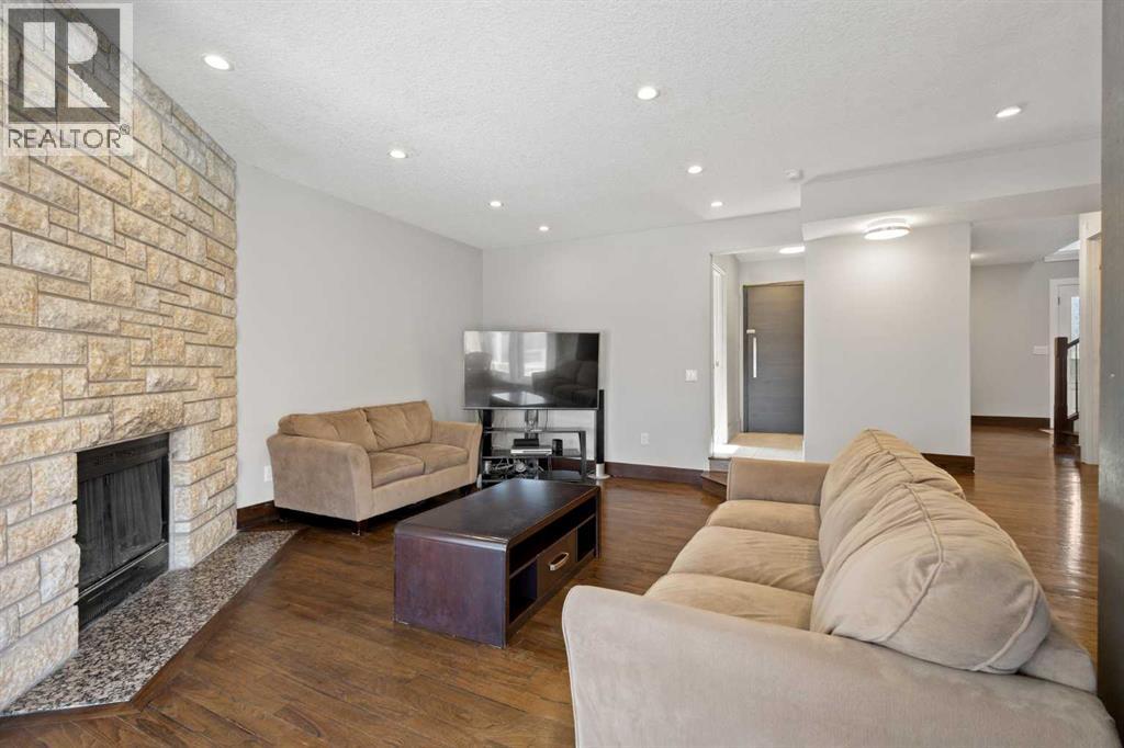 40 Wood Crescent SW — photo 13