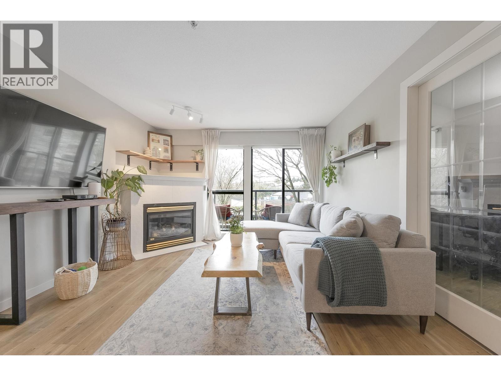 311 225 NEWPORT DRIVE, Port Moody
