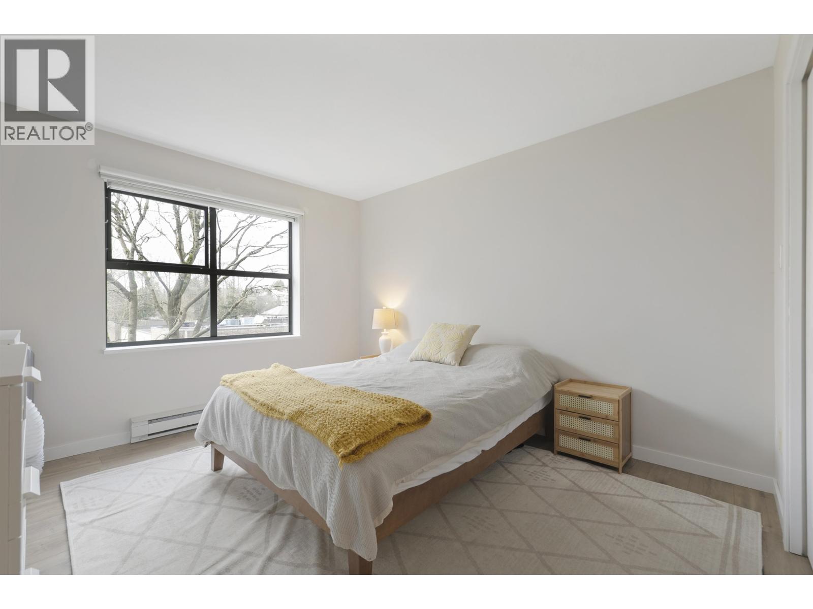 311 225 NEWPORT DRIVE, Port Moody