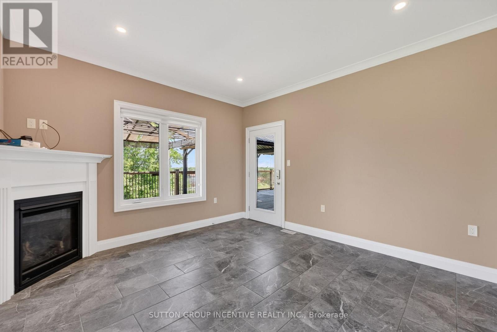 15 CALDWELL DRIVE - 35