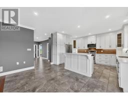 15 Caldwell Drive, Oro Medonte, ON L0L2L0 Photo 13