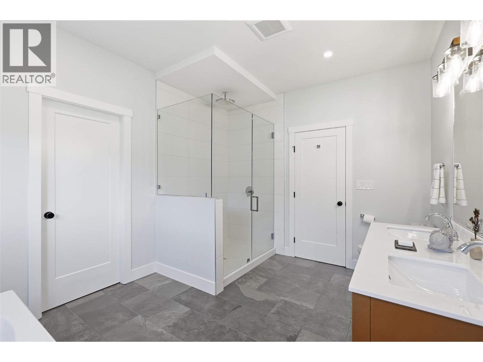 213 RUE CHEVAL NOIR - 27