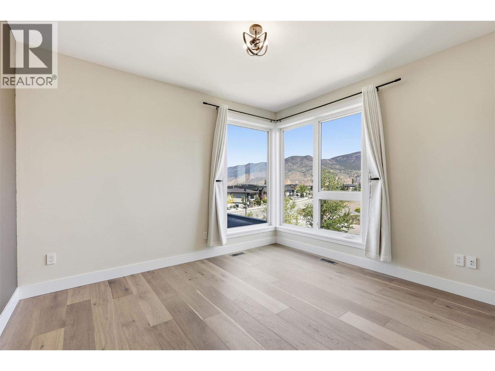 213 RUE CHEVAL NOIR - 42