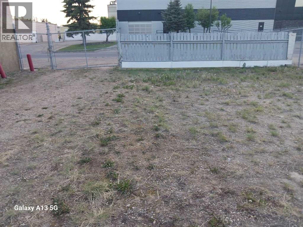 6789 52 Avenue — photo 32