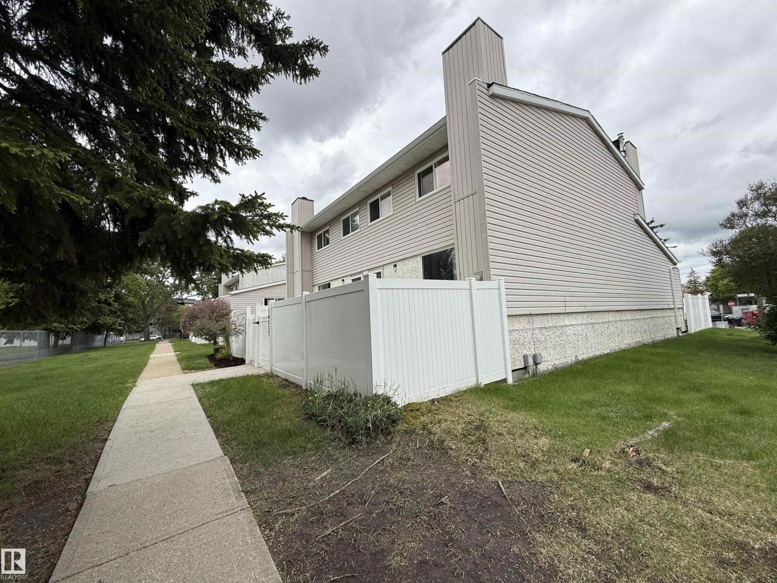 14537 121 ST NW - 23