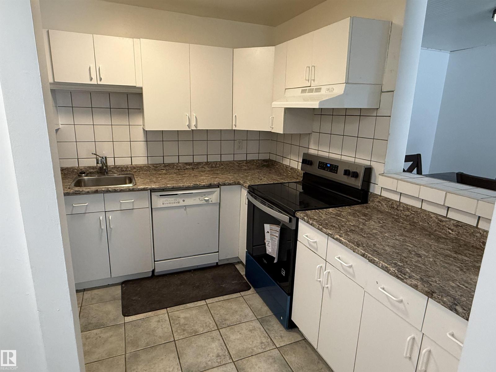 14537 121 ST NW - photo 5