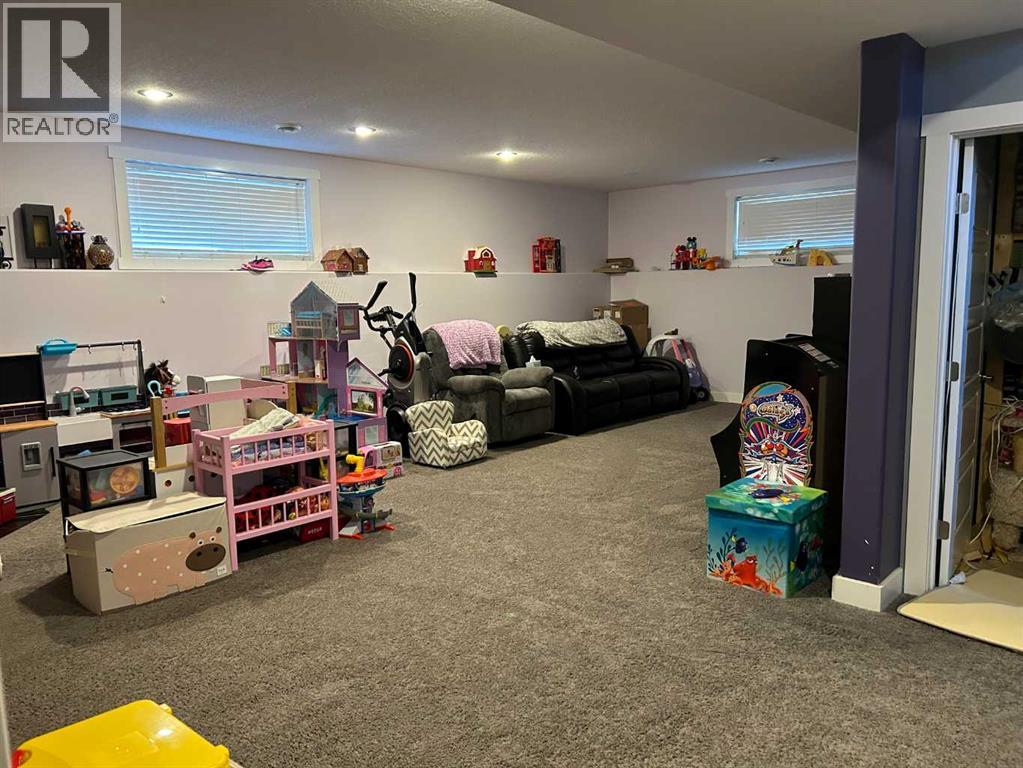 204 13 Street SE — photo 11