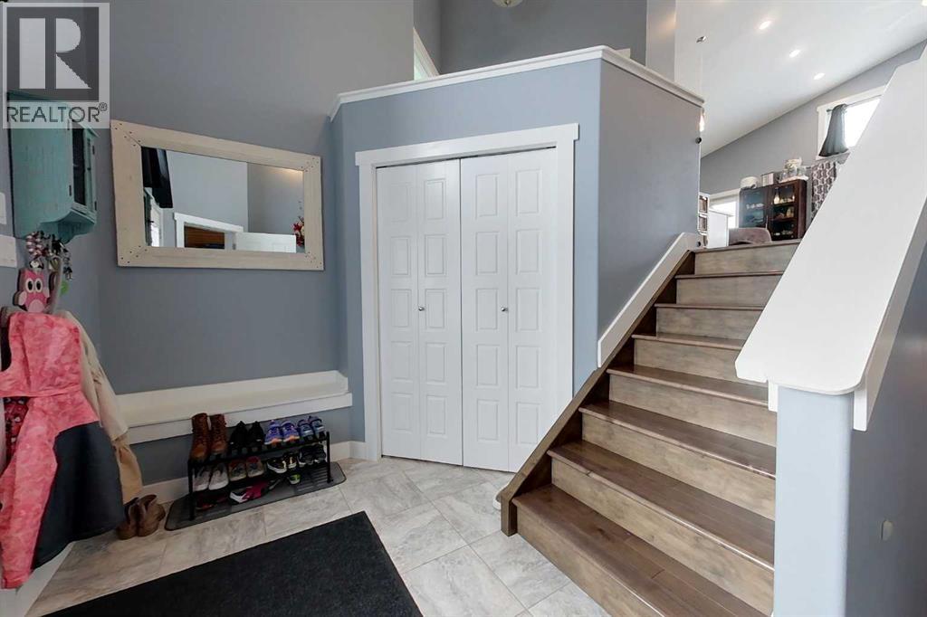 204 13 Street SE - photo 2