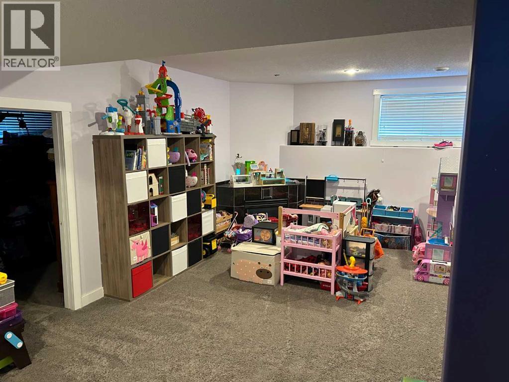 204 13 Street SE — photo 10