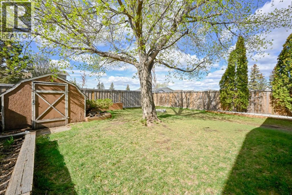 9433 121 Avenue — photo 24