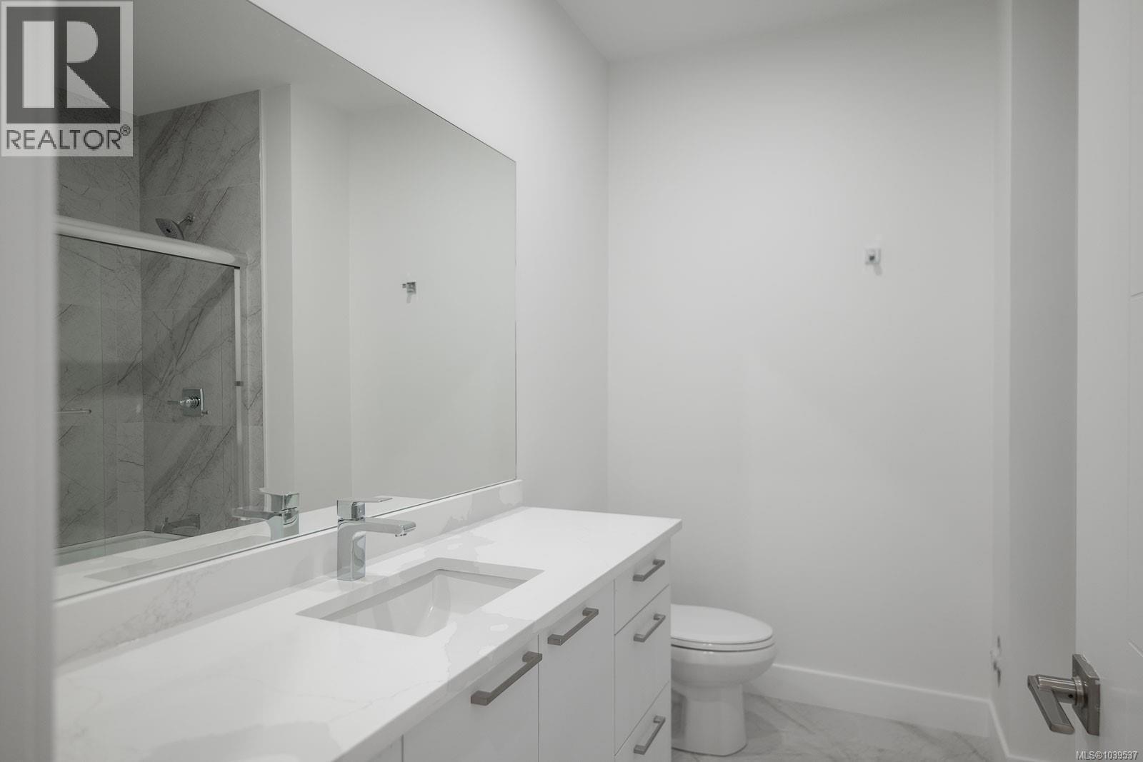 472 Hampstead St - 15