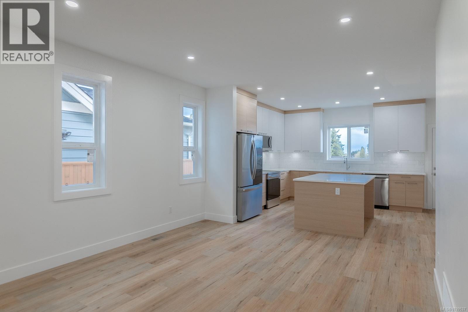 472 Hampstead St - 22
