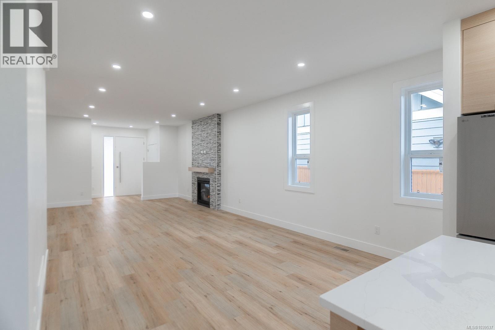 472 Hampstead St - 29