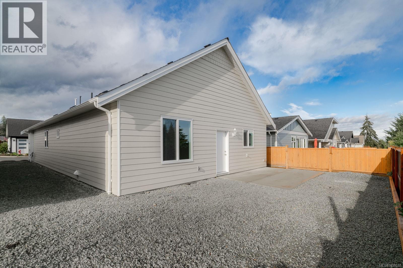 472 Hampstead St - 45