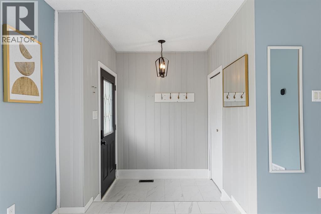 2814 45 Avenue - photo 2