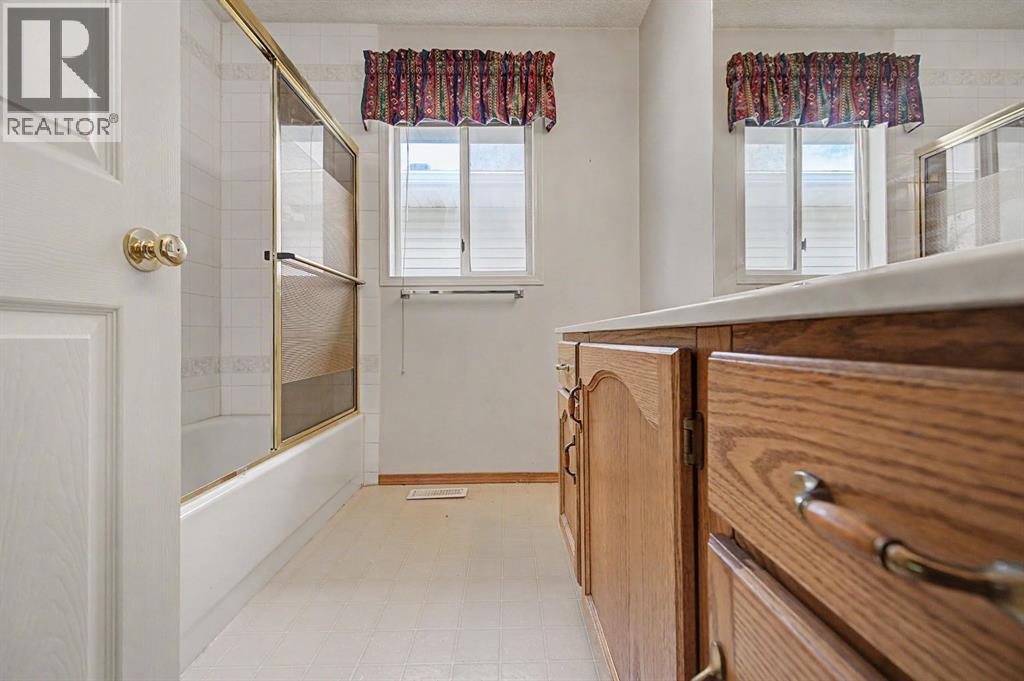 826 Coventry Drive NE — photo 27