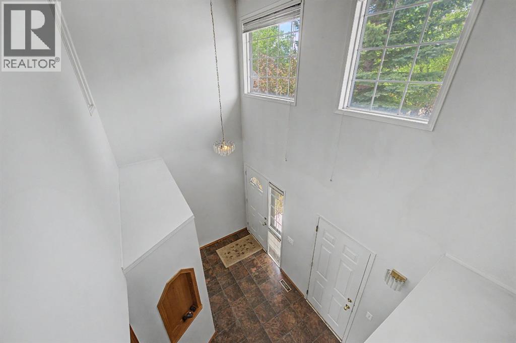 826 Coventry Drive NE - photo 4