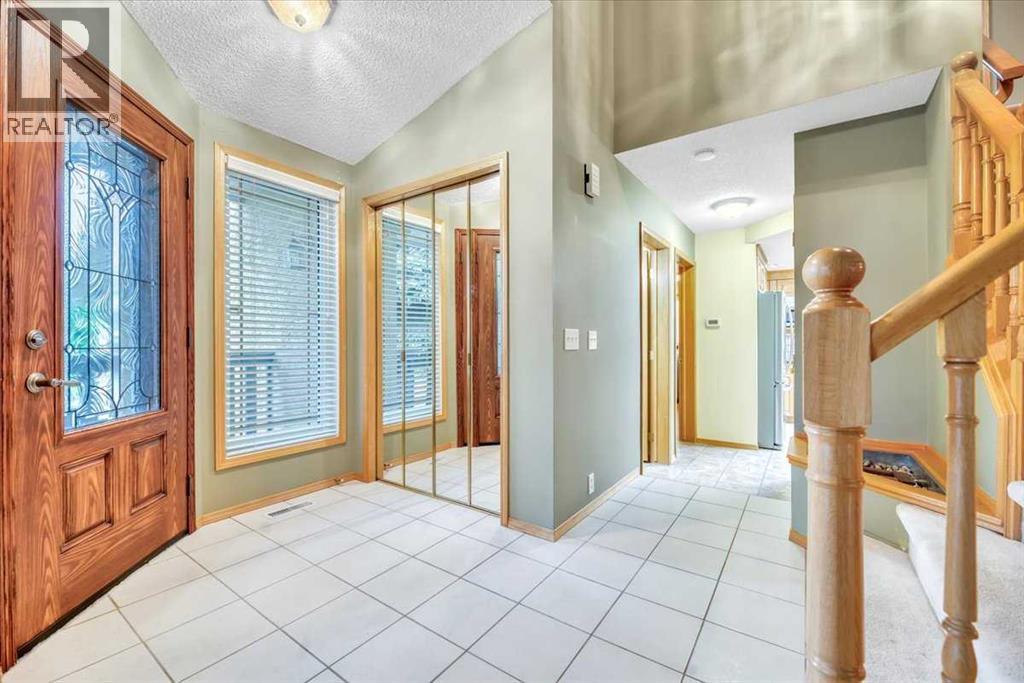 231 Mt Victoria Place SE - photo 3