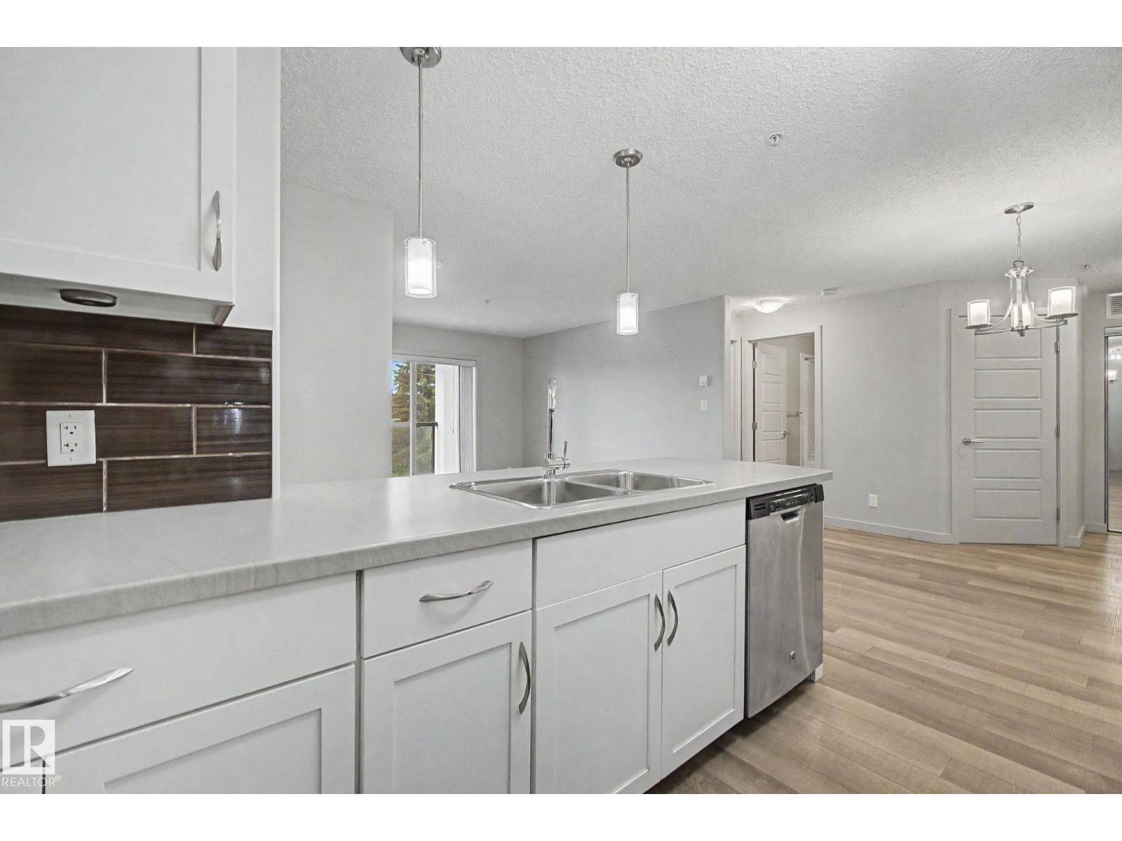 #359 7805 71 ST NW - 12