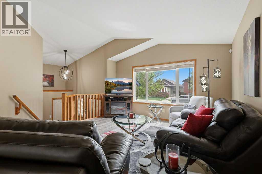 300 Lancaster Drive — photo 8