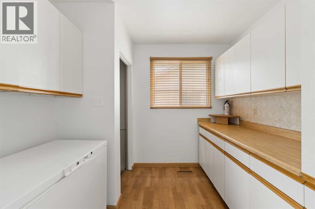 32 Gladeview Crescent SW — photo 12