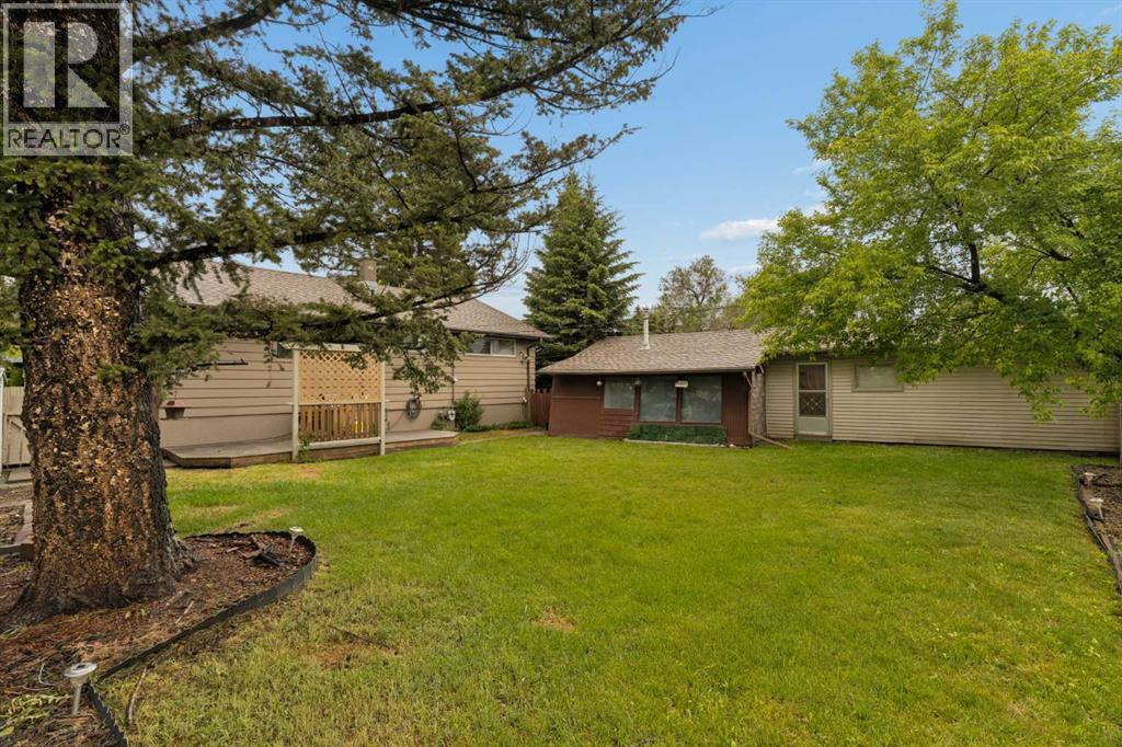 32 Gladeview Crescent SW — photo 33