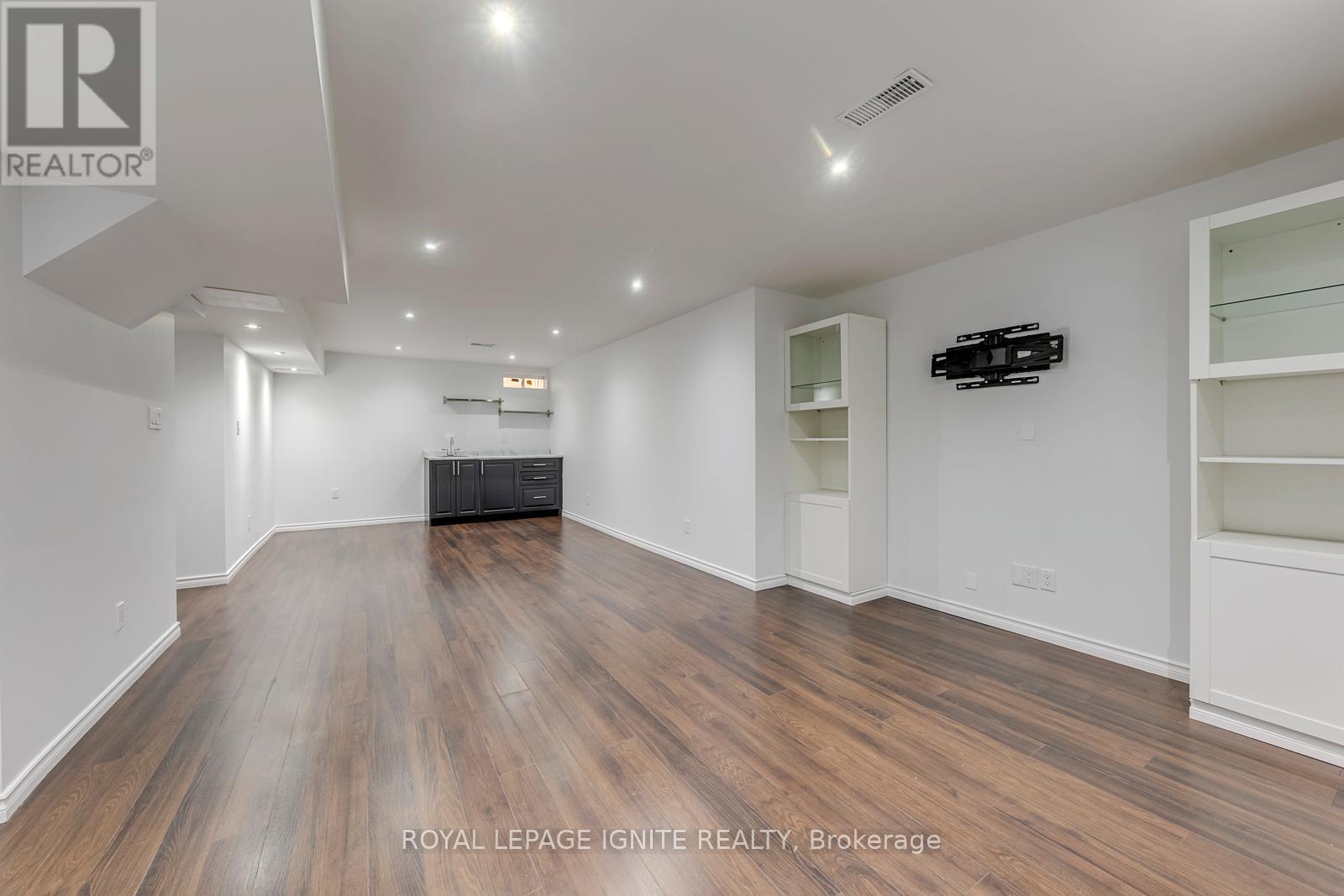 928 PHILBROOK DRIVE - 44