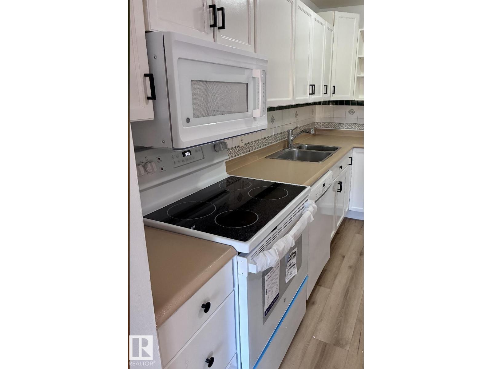17423 92 AV NW - 16