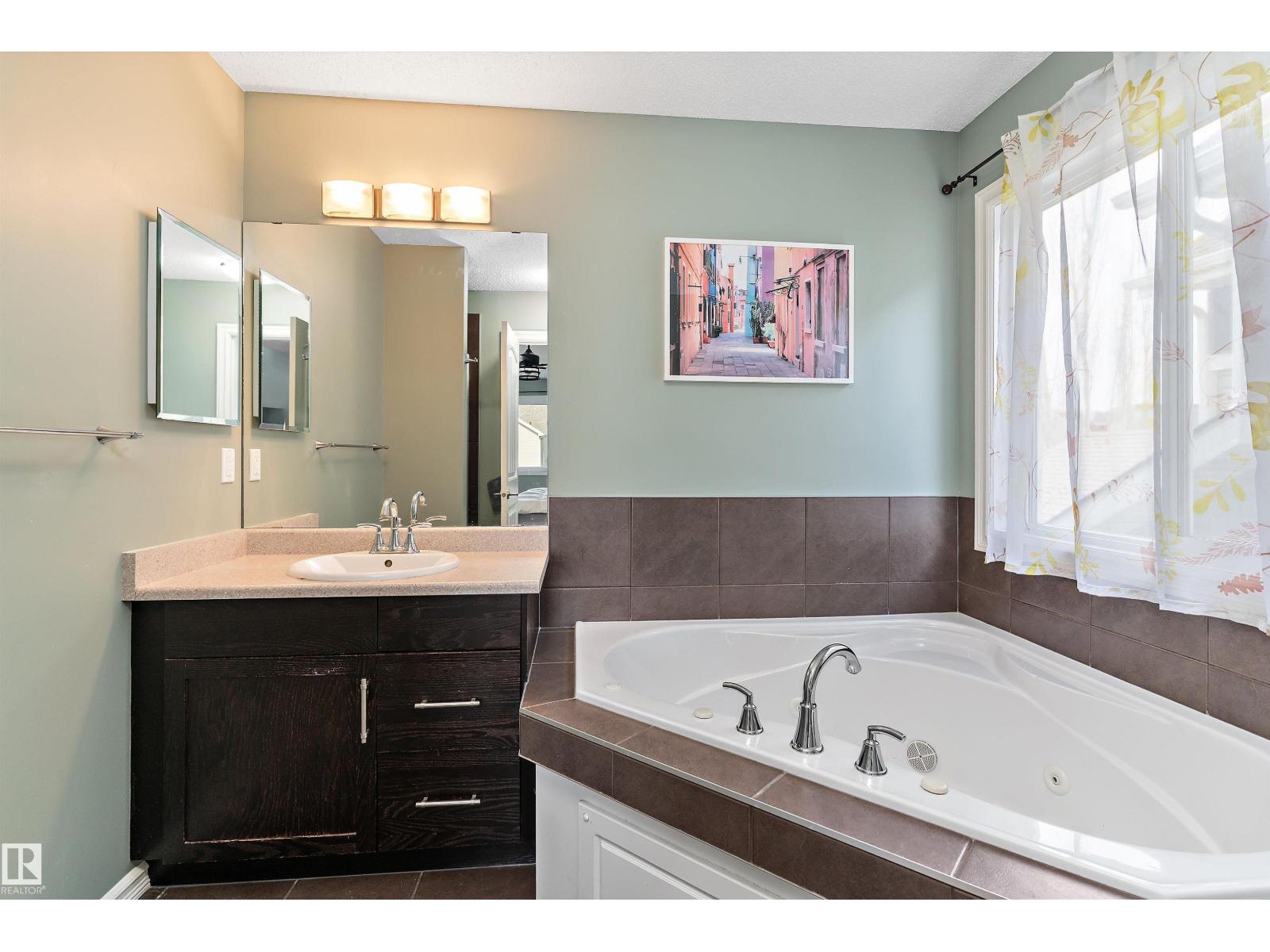 1332 72 ST SW — photo 34