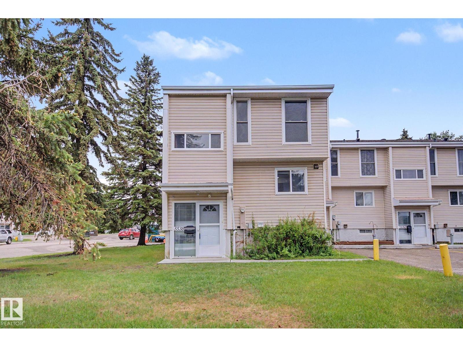5538 145 AV NW exterior