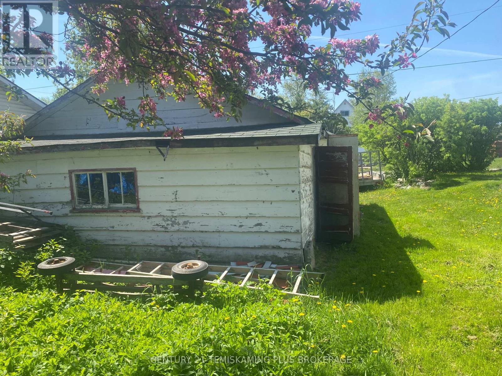 6739 HWY 11 N HIGHWAY - 43