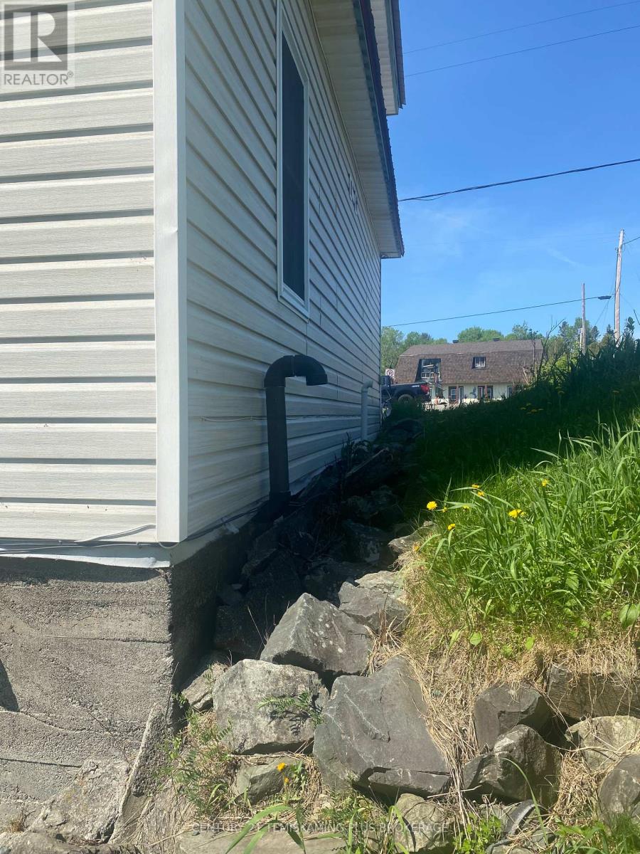 6739 HWY 11 N HIGHWAY - 41