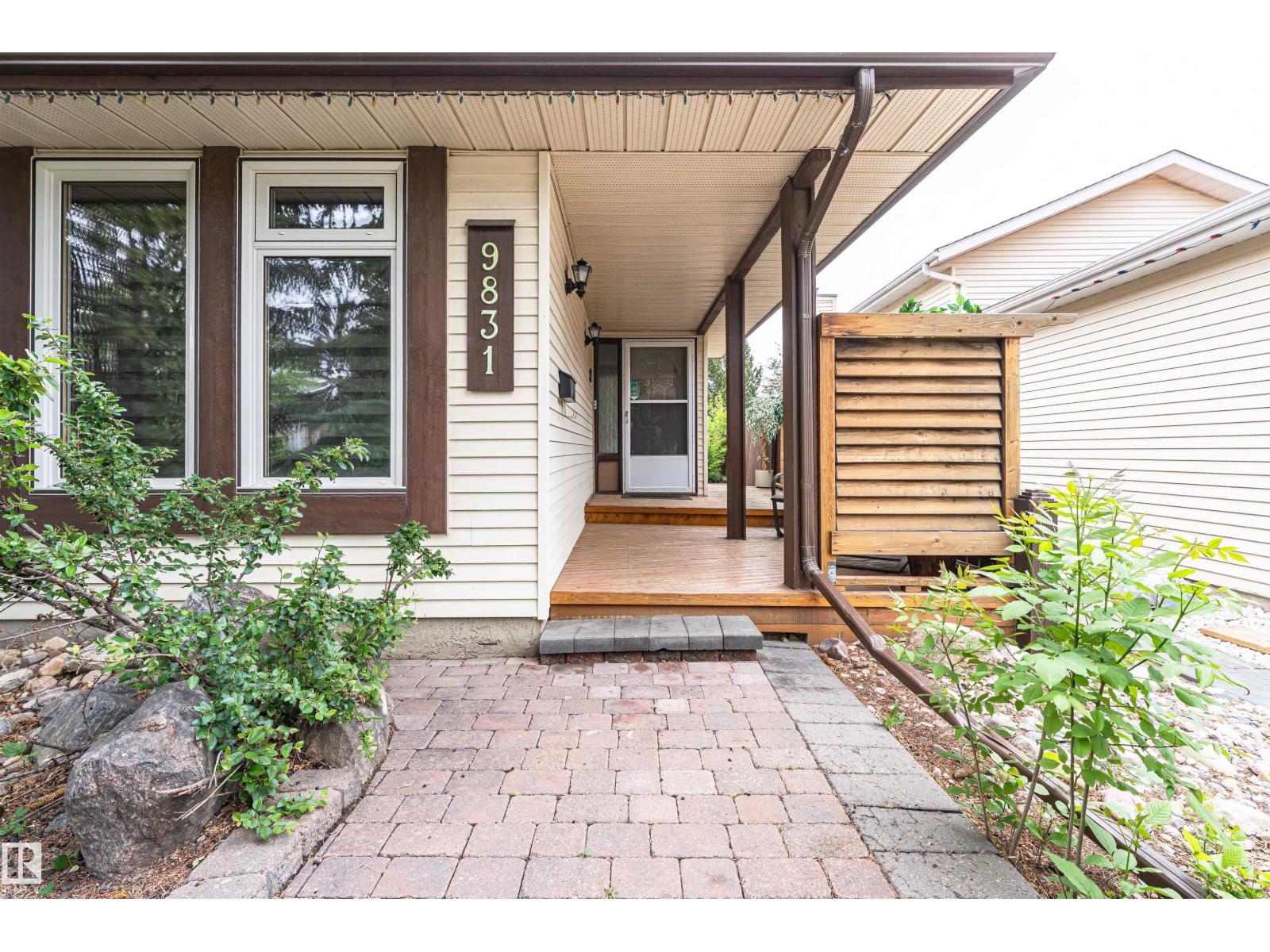 9831 185 ST NW exterior