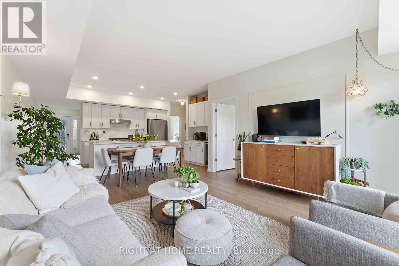 #D 800 ROGER GRIFFITHS AVENUE - 11