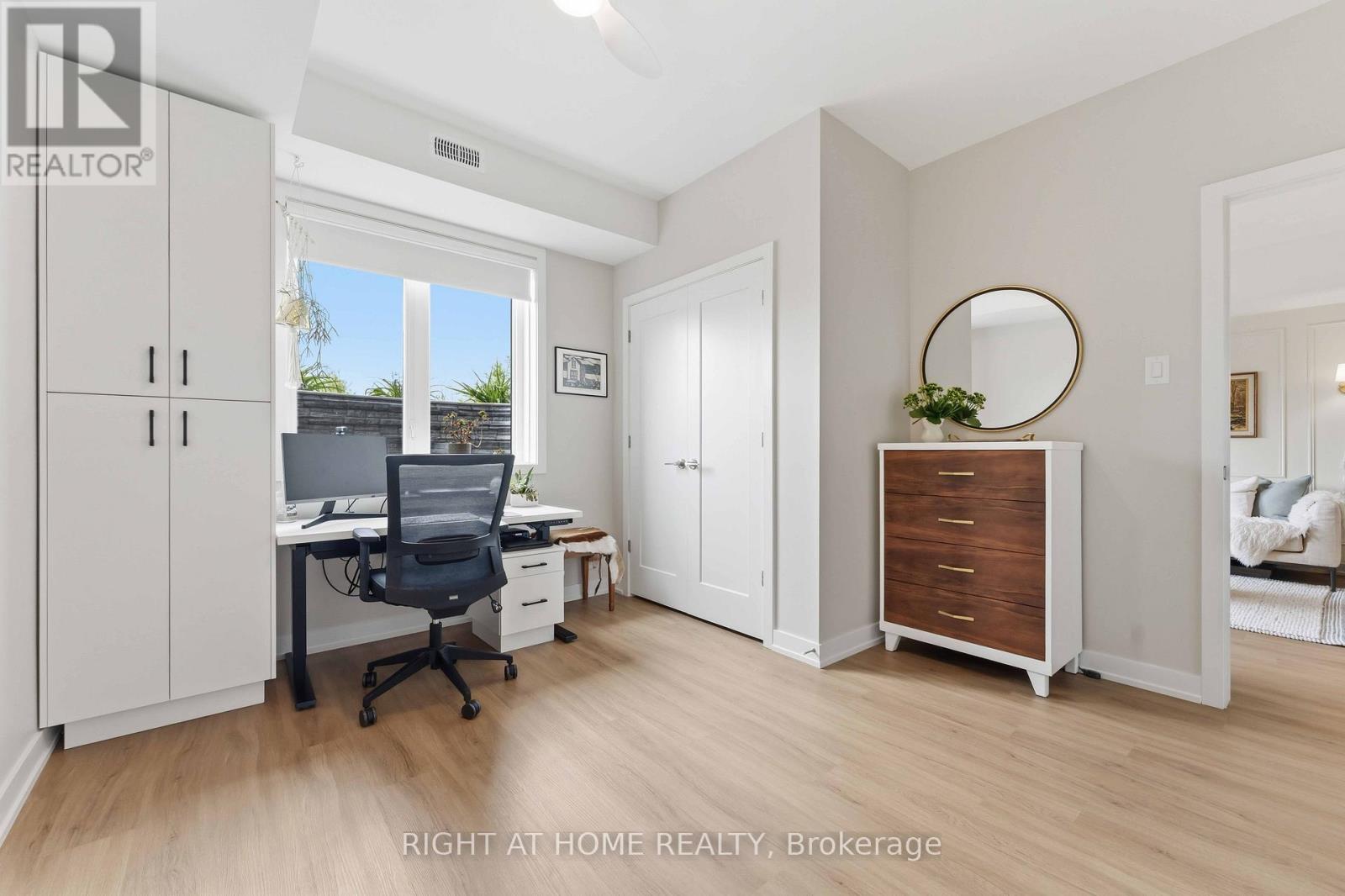 #D 800 ROGER GRIFFITHS AVENUE - 21