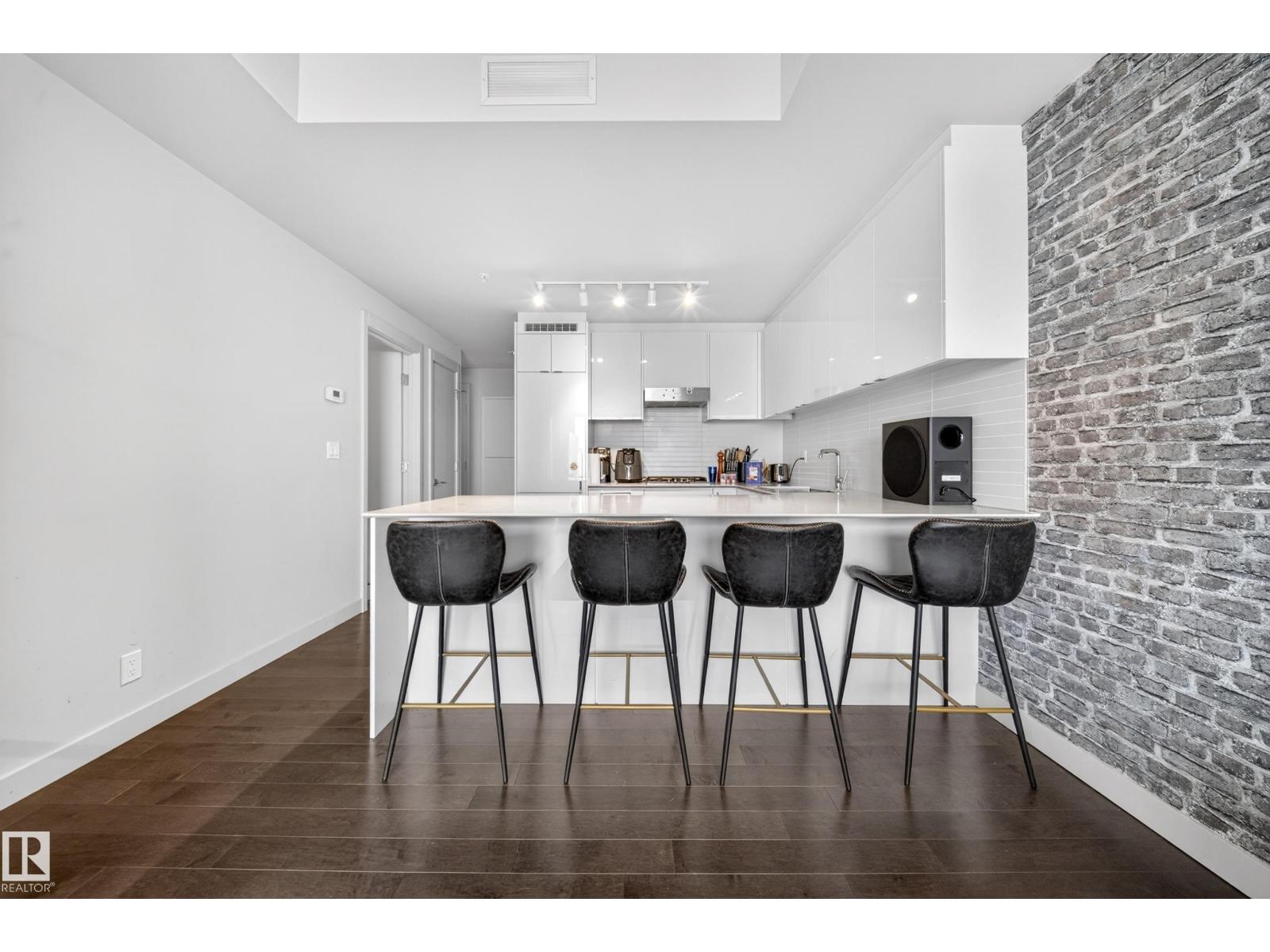 #4007 10360 102 ST NW - 10