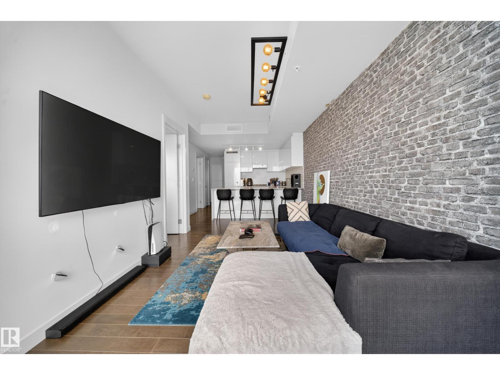 #4007 10360 102 ST NW - 15