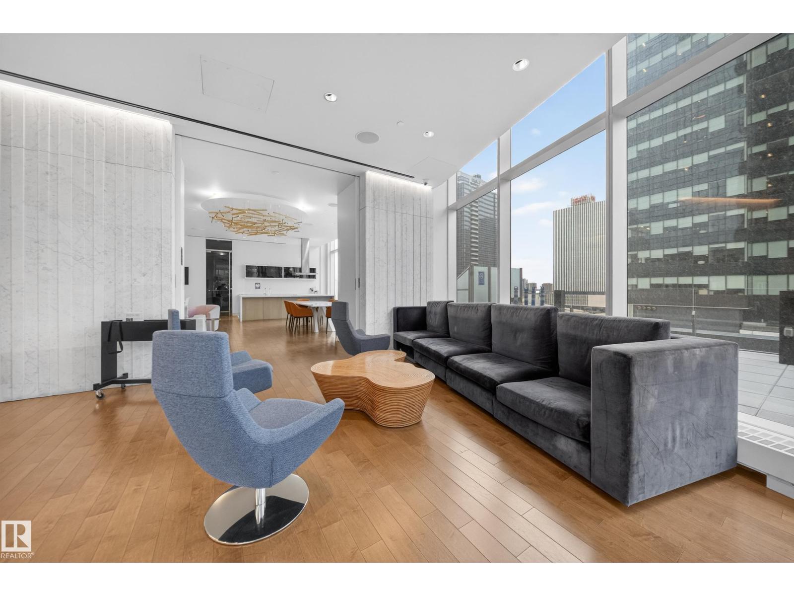 #4007 10360 102 ST NW - 37