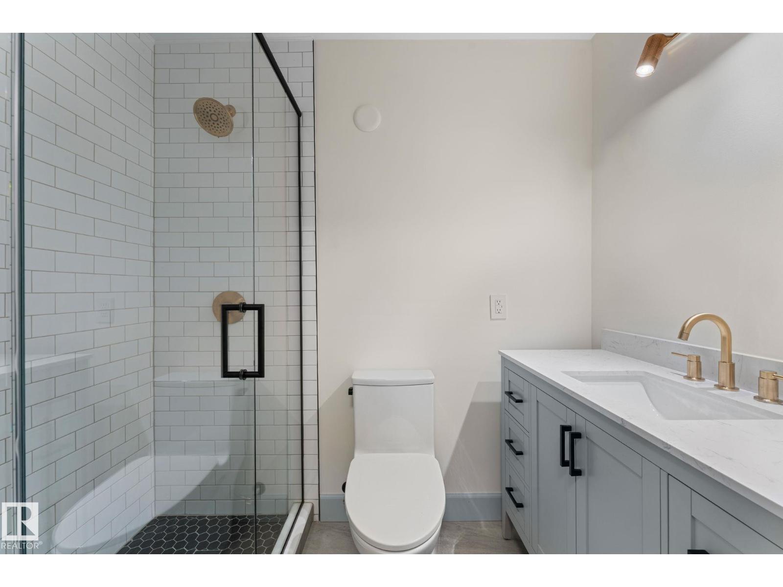 220 GREYSTONE TC - 23