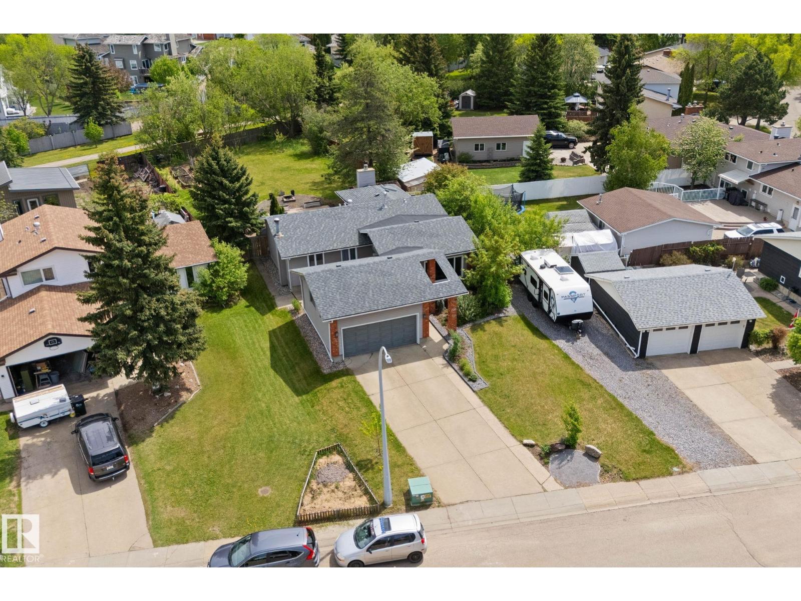 220 GREYSTONE TC — photo 32