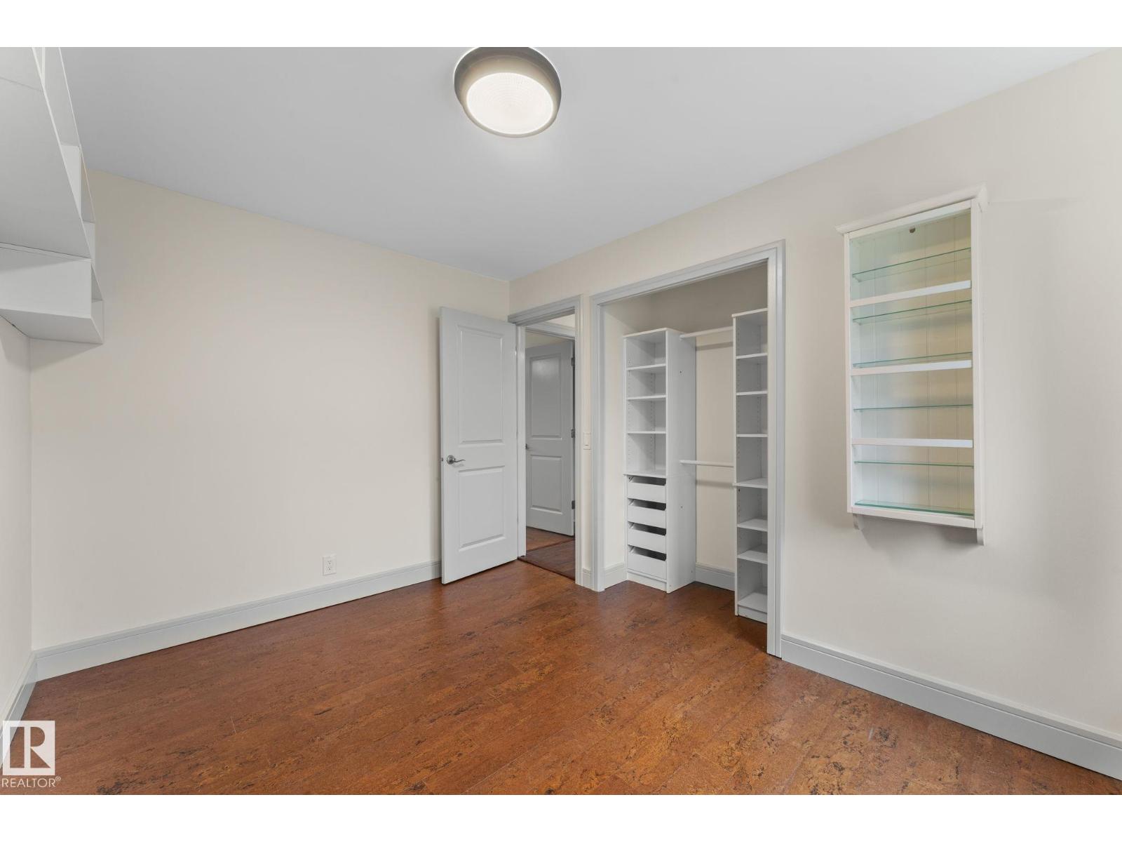 220 GREYSTONE TC - 19