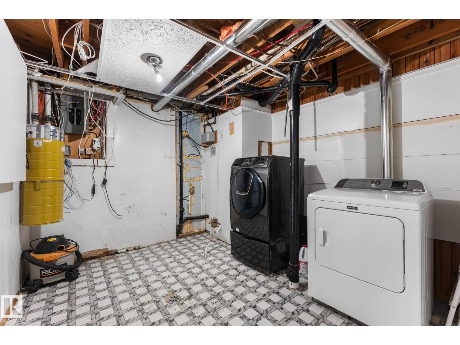 220 GREYSTONE TC - 25
