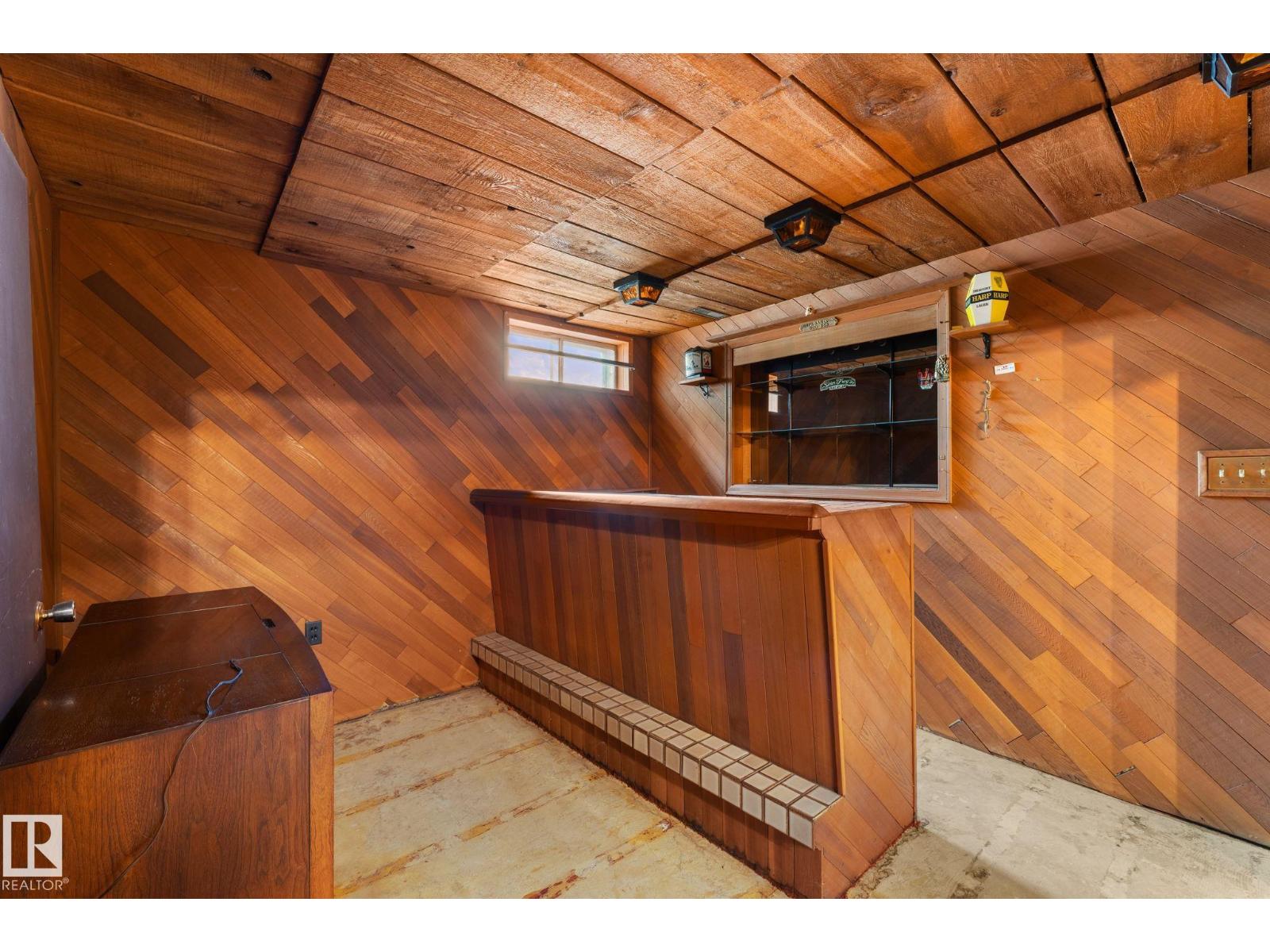 220 GREYSTONE TC - 24