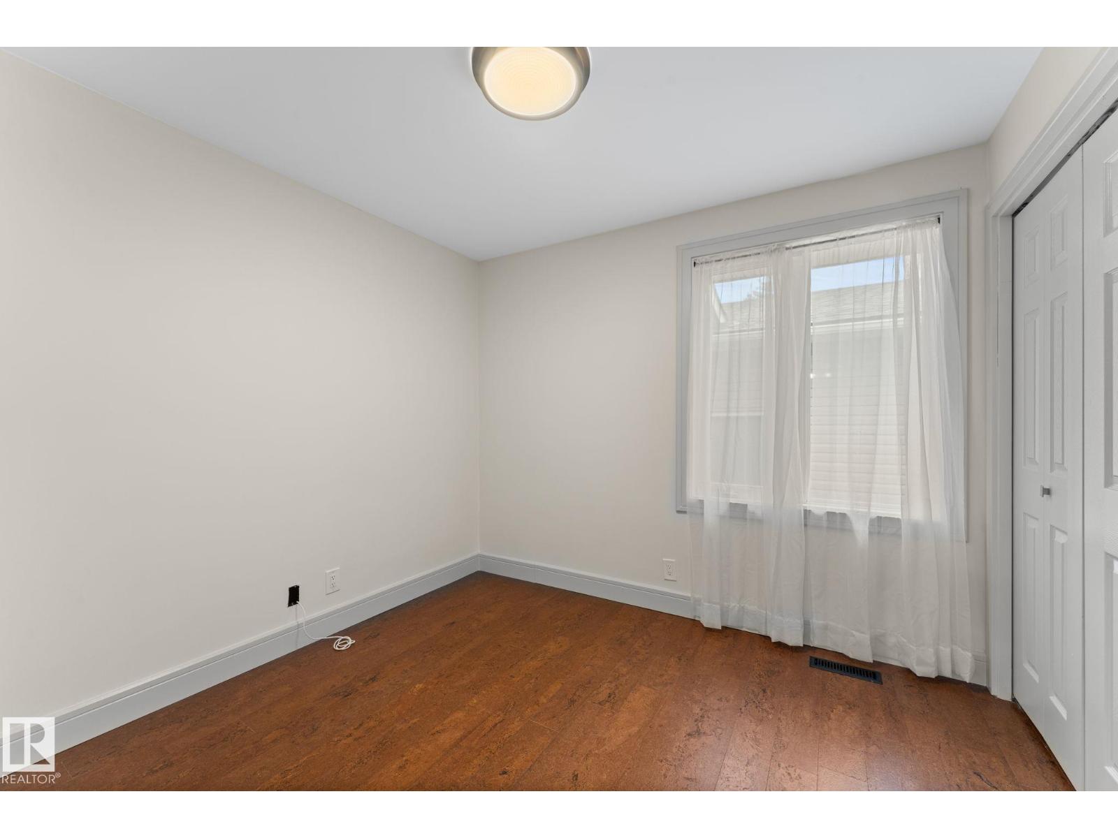 220 GREYSTONE TC - 18