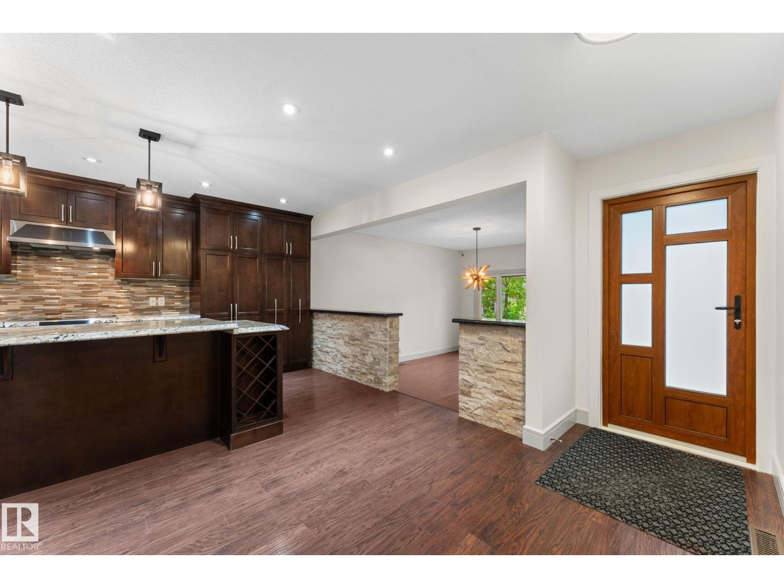 220 GREYSTONE TC - 6